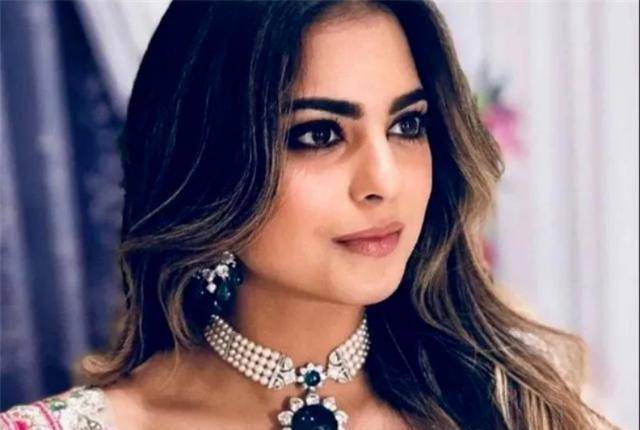 有位沙特阿拉伯的富豪曾吐槽说:"我女儿因为家里有钱就不想出去工作