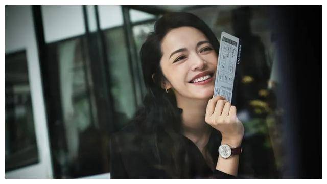 姚晨大嘴驴脸平胸何以成为大热话题