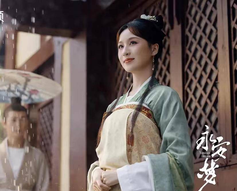 在2023年热播的古偶剧安乐传》中,夏楠饰演安宁一角,安宁是公主,但是