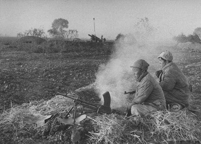 原创军中一件趣事战斗结束后司令员跑来跟团长抢俘虏