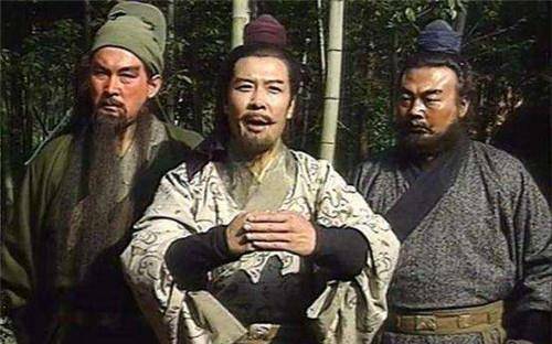 三国隐藏最深的卧底:坑害刘关张三兄弟,连诸葛亮都