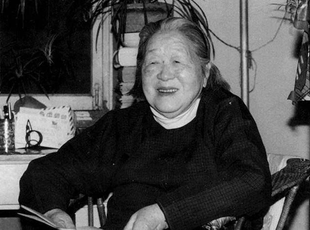 顺利毕业后的王明贞先生本想回到祖国,捧着一颗丹心,献予祖国,奈何