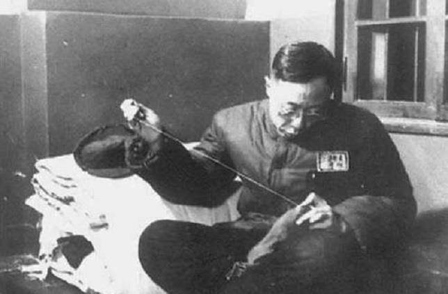 1959年,第一批获得特赦的33名战犯,最特殊的2个人是谁?