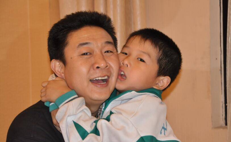 作"张和平,戏里差点娶了华女,现实中妻子原来长这样_时候_舒力生_广东