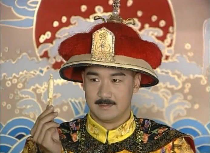 《康熙微服私访记》上映27年,三德子喂鸡,小桃红发福,法印最惨_张国立