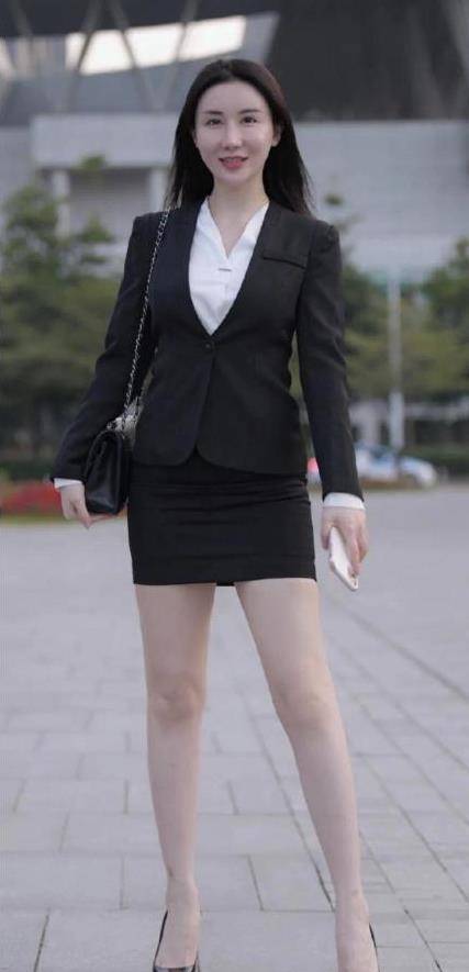原创黑色小西装配时尚包臀裙穿出职业女性的霸气身材曲线很惊艳