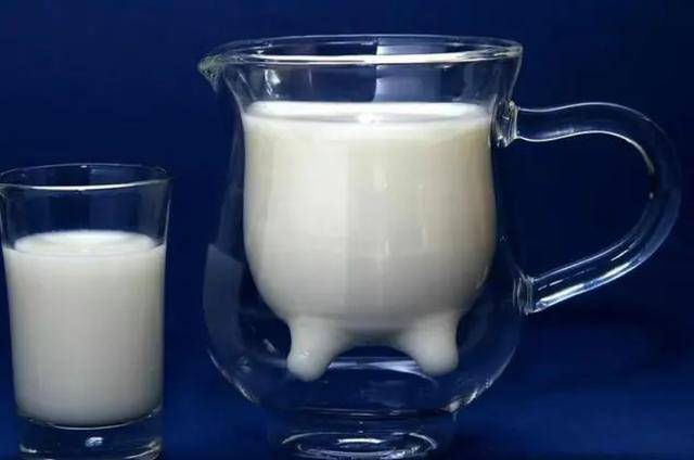 原创火爆朋友圈的骆驼奶真能包治百病2类人不适合喝别大意