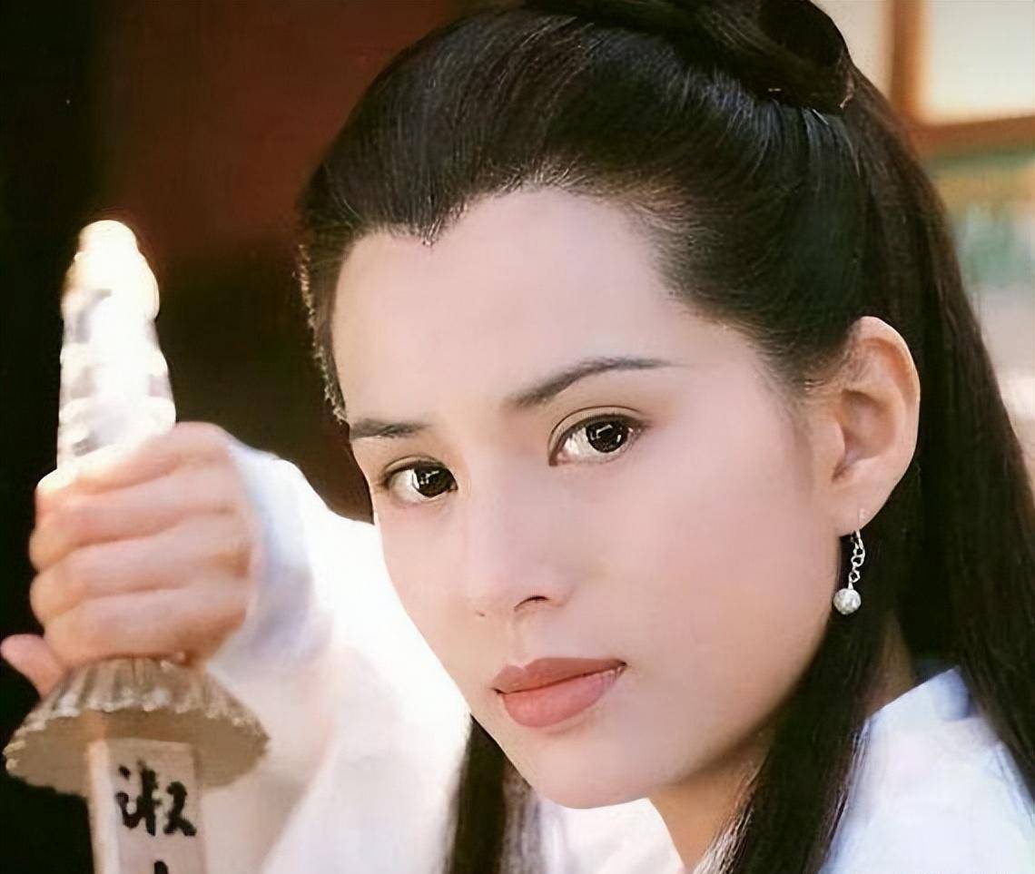 美人迟暮,当年风华绝代的女明星,如今风采依旧还是日渐凋零_李若彤