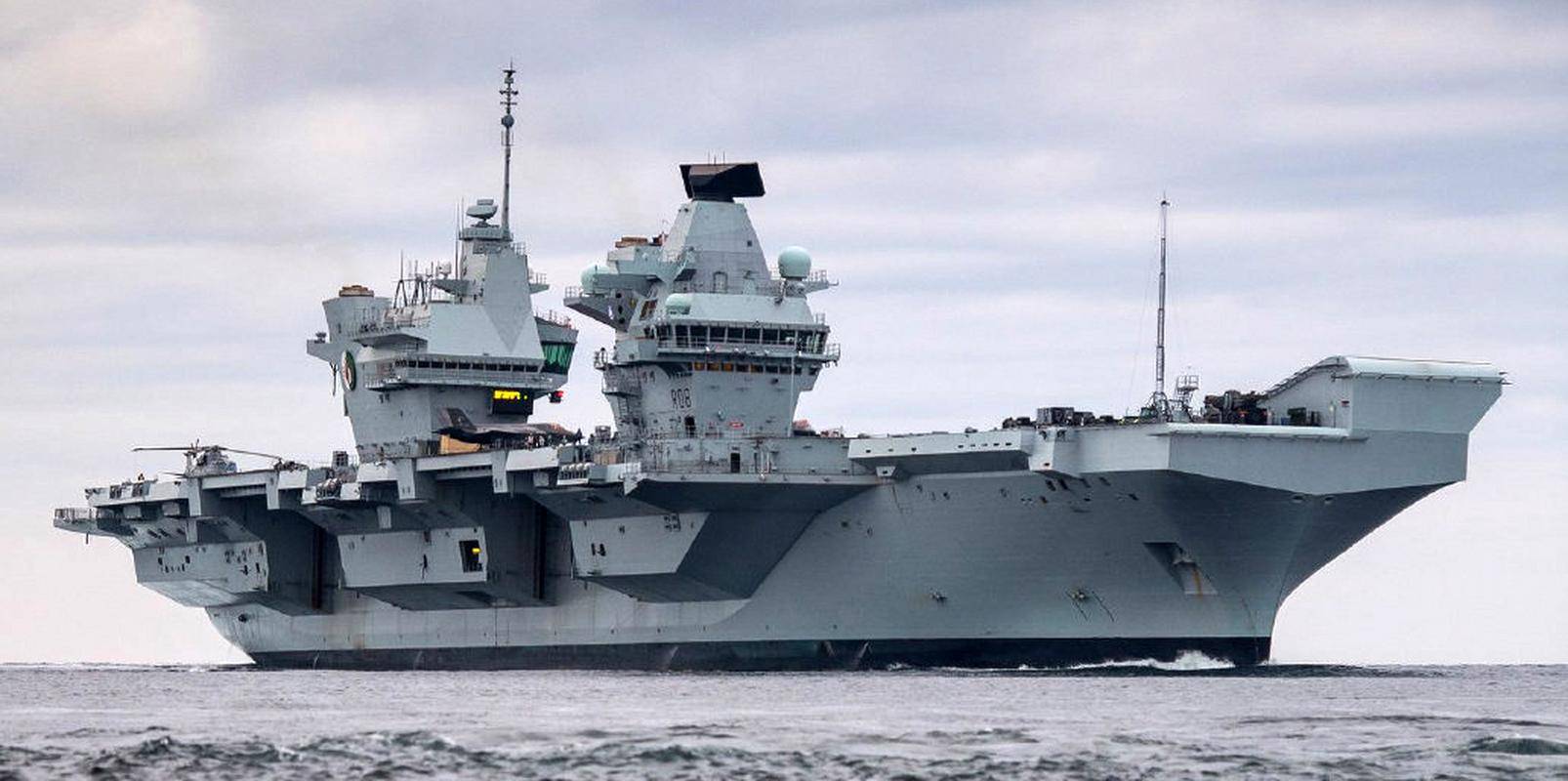 原创英国航母又出丑了伊丽莎白女王号缺席北约军演后突发火灾