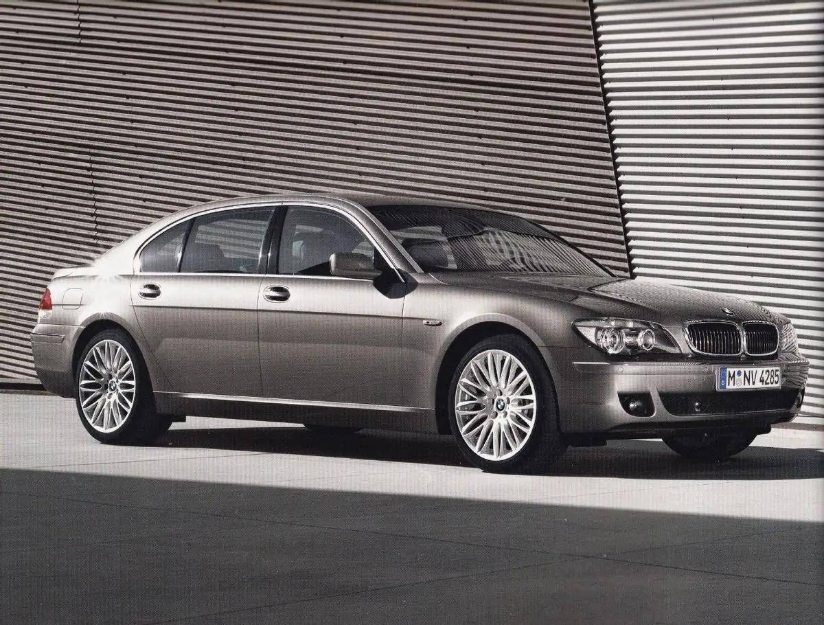 2005款宝马7系回顾!为何称它最具争议的旗舰?