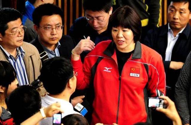因花洒被国家队开除,郎平:我在女排永远不要她_中国女排_队友_排球