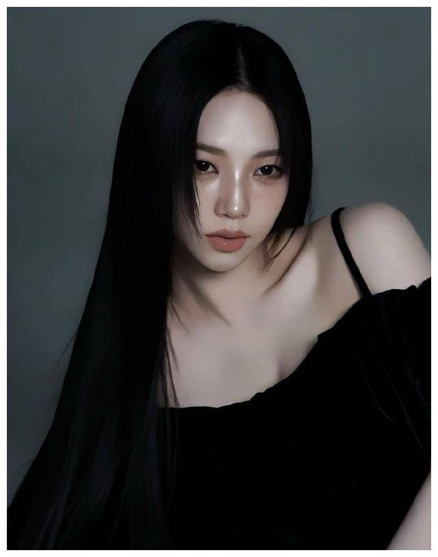 可以想象到,柳智敏的喊话引起了粉丝们强烈的反应,甚