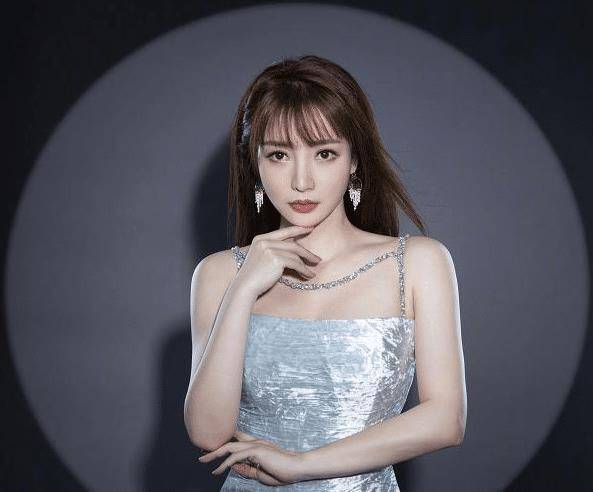 原创柳岩到了这个年龄还能保持那么好的身材秘诀到底是什么