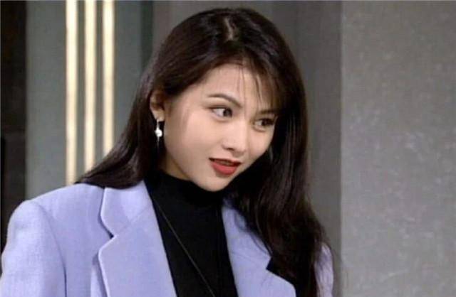 曾经的tvb花旦,却嫁给"不出名"演员,如今一家人挤90平"豪宅"_蔡少芬