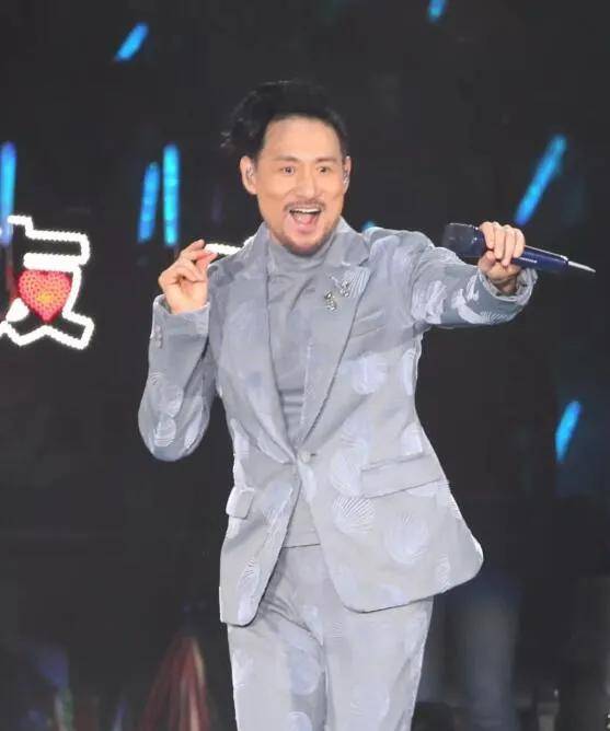 原创张学友演唱会上海站取消身体不适已经回香港静养