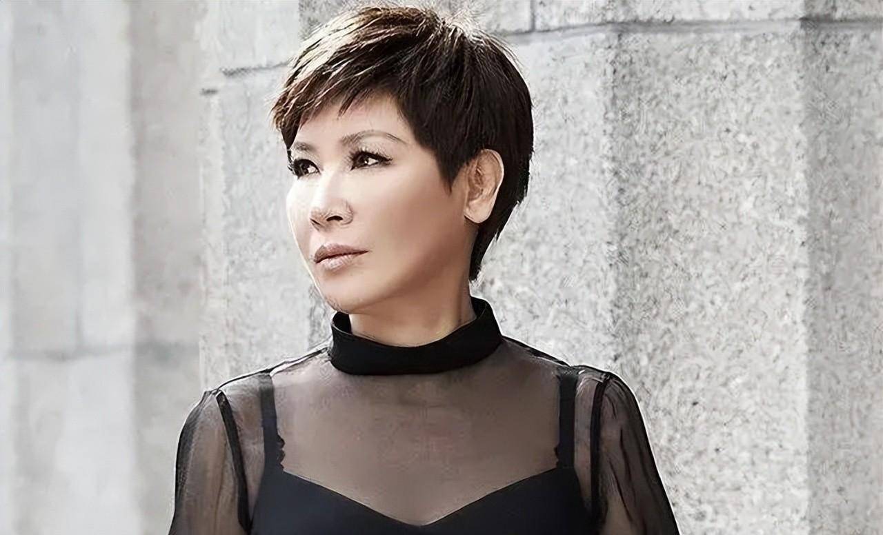 捧红萧煌奇,一首歌红了13年,她的人生没那么简单_黄小琥_女儿_音乐