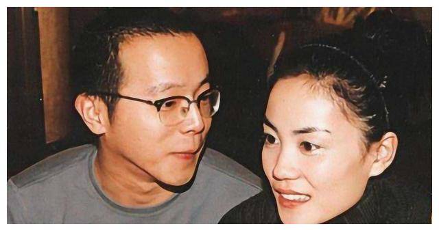 原创王菲离异哥哥56岁依旧独身原生家庭伤痛影响深远冲击更大