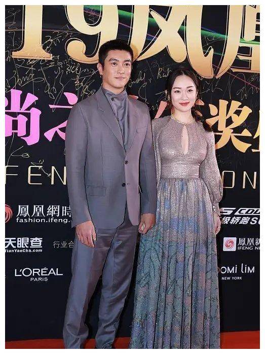 霍思燕杜江难得合体华丽穿搭绽放女王气场与杜江年龄差距4岁