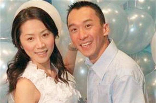 不久后,徐华凤和温兆伦因性格不合分道扬镳,而温兆伦也背负了渣男的