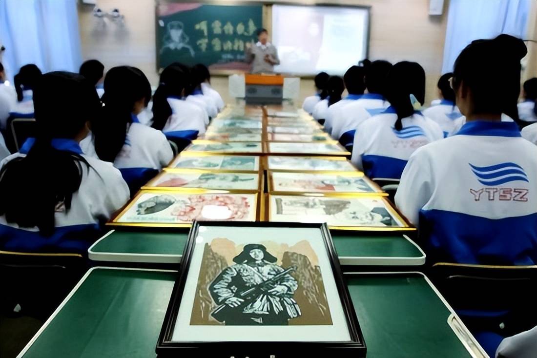 天津滨海大港油田第三中学召开学雷锋主题班会
