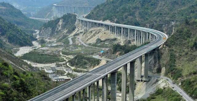 原创世界最长大桥坐落中国耗资300亿打造网友基建狂魔