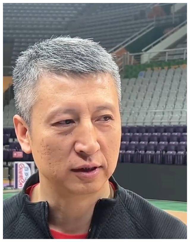 郭士强不让步杨鸣挑战差点爆冷翻盘郭艾伦登场独砍33分