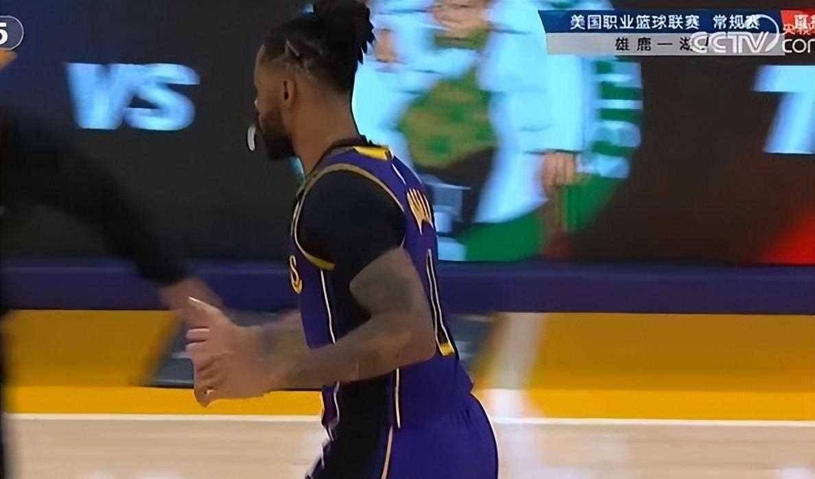 原创利拉德绝杀球遭封盖雄鹿1分惜败湖人拉塞尔44分9助6板