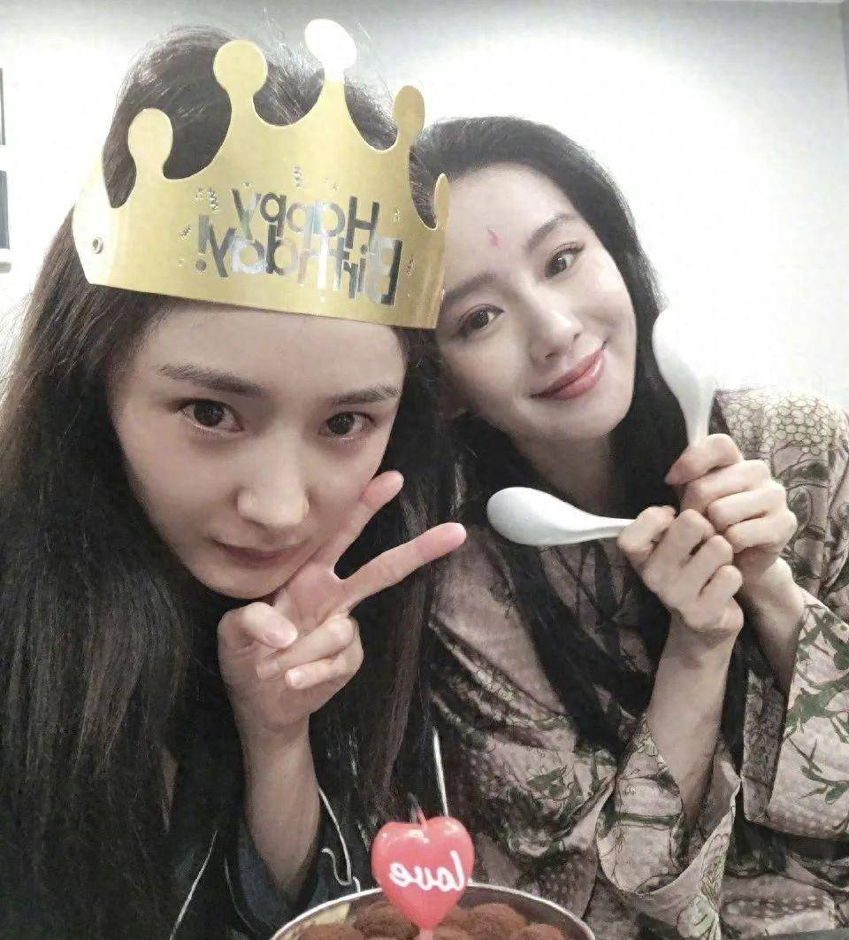 为刘诗诗庆生大秀姐妹情,baby生日缺席尽显人情冷暖_祝福_杨颖_网友