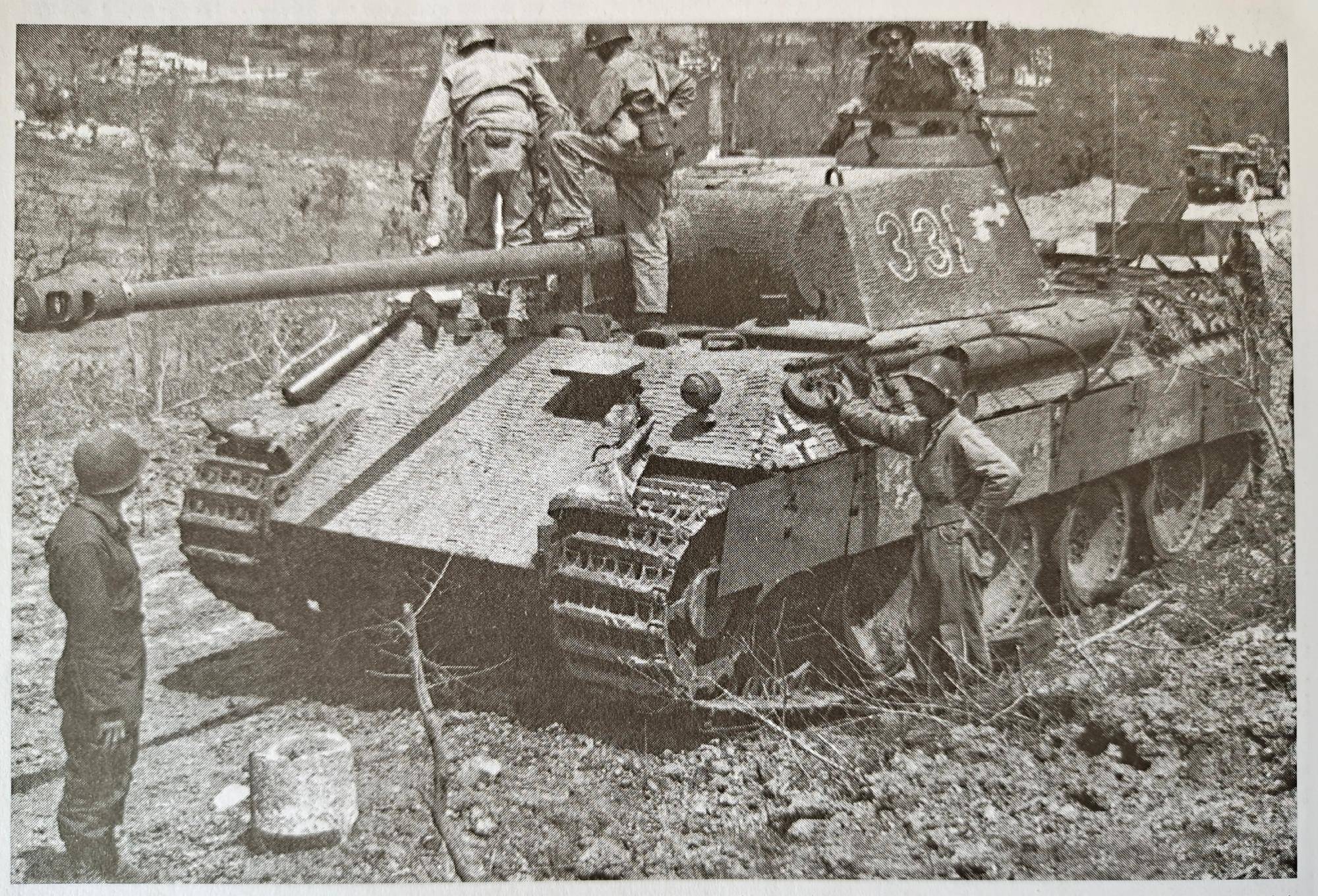 二战德国豹式旧影,一款让苏联人爱不释手的德国坦克,军迷的最爱