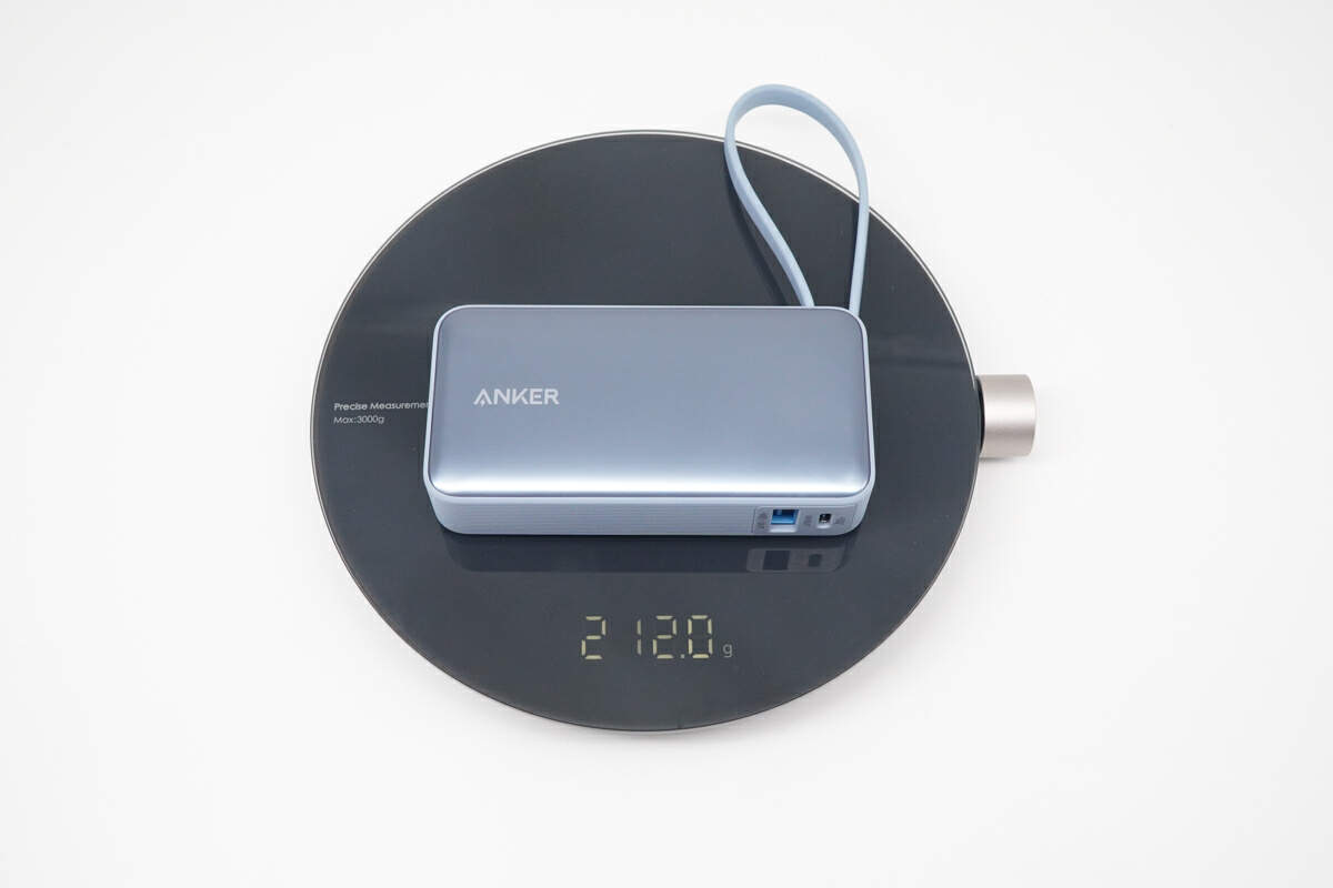 三设备同时充电30w快充不断电anker安克创新30w自带线充电宝评测