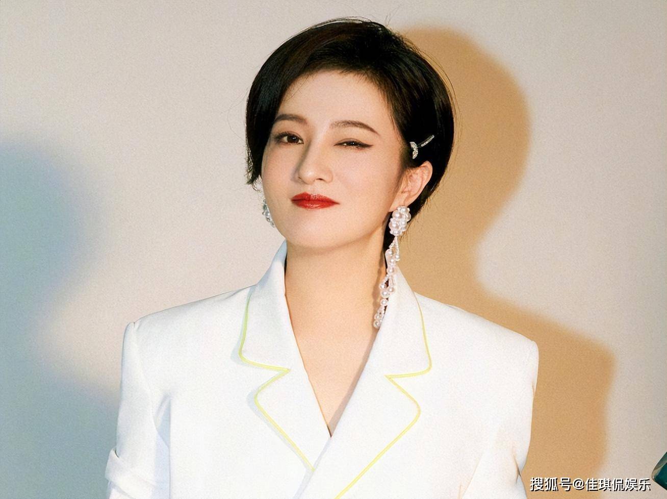 童星金铭,曾经的撒贝宁发誓娶她,如今仍单身难嫁?