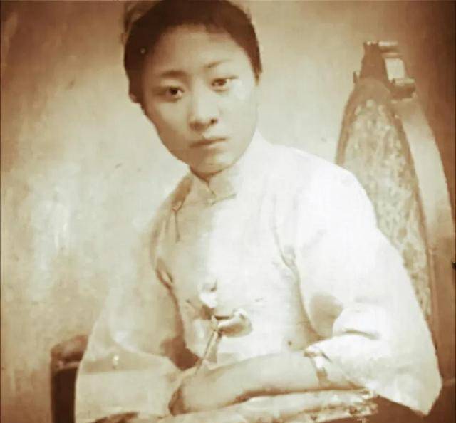 原创卢小嘉打了黄金荣之后有没有遭到报复其下场如何