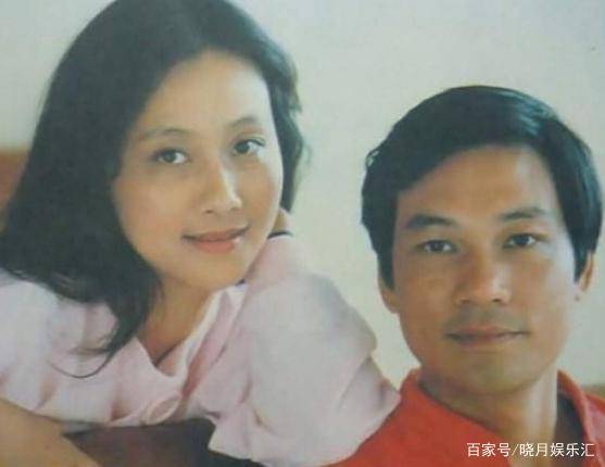 原创靠渴望成名嫁小2岁老公获幸福儿子长相却是一言难尽