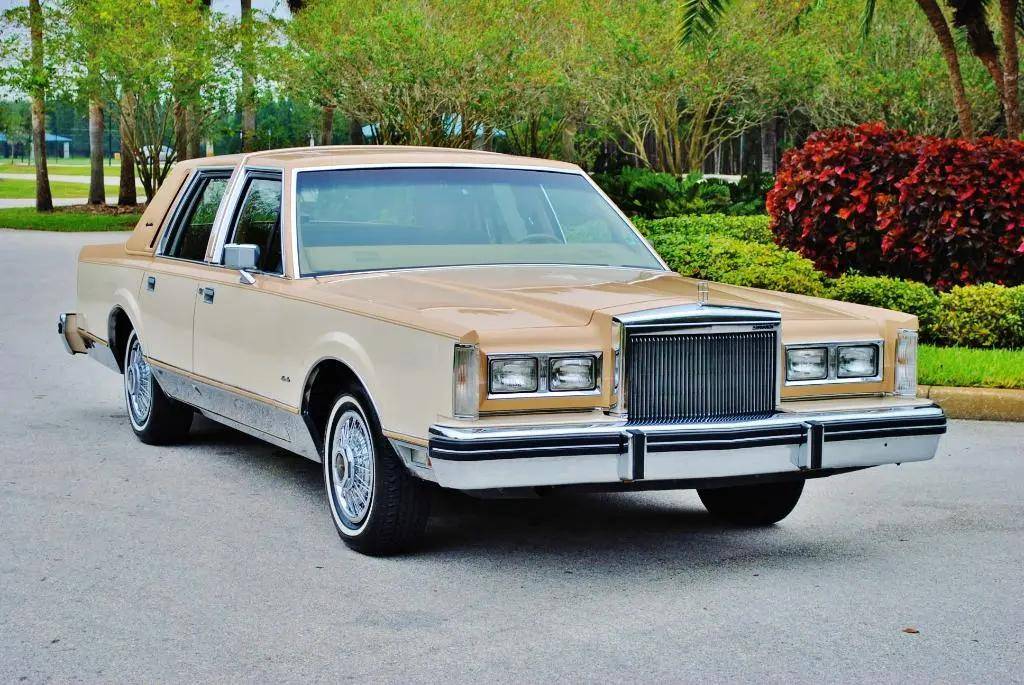 从1984年林肯town car豪华 来聊聊town car家族30年_搜狐汽车_搜狐网