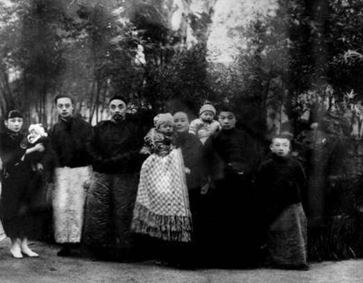 民众骂丈夫无情,丈夫:我才是受害者_沈寿素_余觉_刺绣