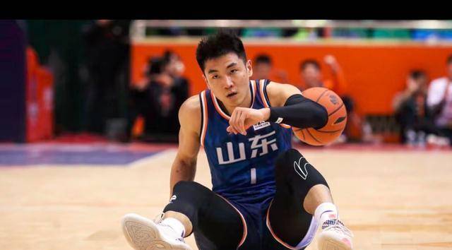 原创高诗岩球场新风向三分全中率领山东队再战江湖