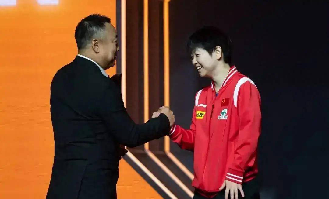 二十四岁的孙颖莎,像个守财奴,不会花钱,愁伤父母了!_莎莎_衣服_水果