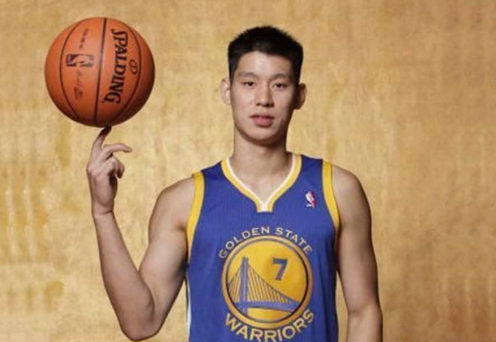 随后,林书豪在nba多队间辗转,甚至与科比成为湖人队友.