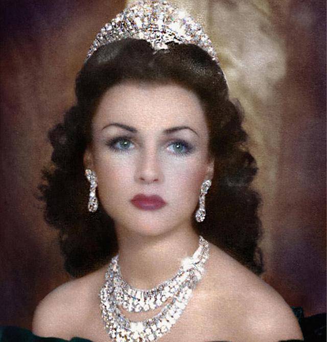 王后,一个比一个漂亮,命运却一个比一个悲剧_巴列维_福阿德_索拉娅