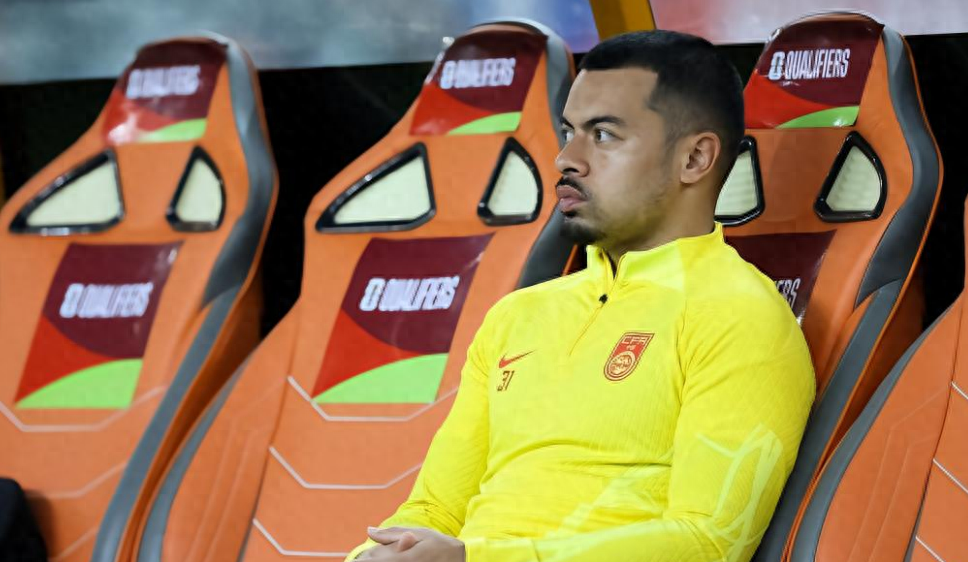 意外!李可向国足请假,国足新帅批准,去年被开除,心理冲击较大_扬科维