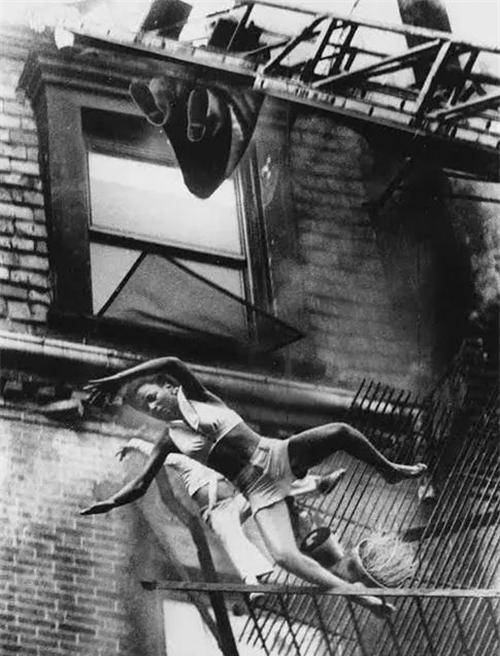 这对母女分别是19岁的戴安娜·布莱恩特和2岁的蒂亚尔·琼斯,当摄影