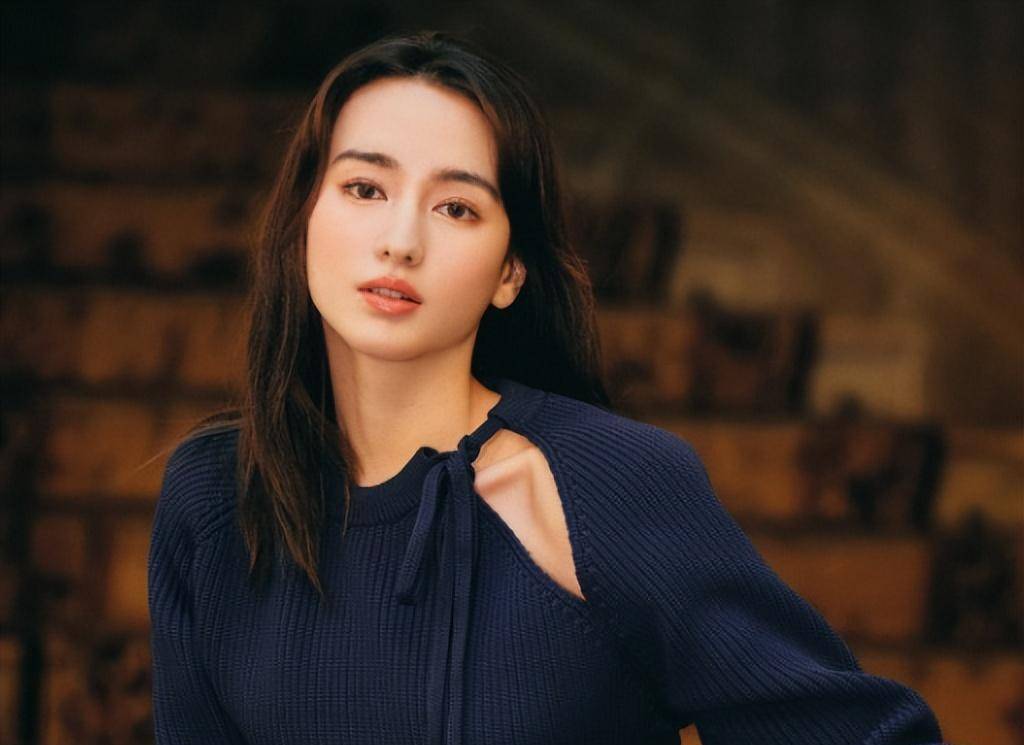 原创成都这一夜女明星个个风情万种白鹿妩媚倪妮干净00后崛起