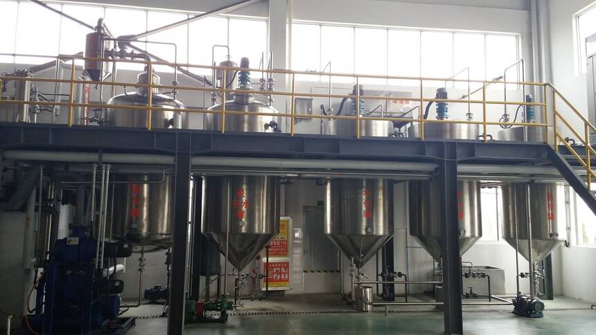 食用油为什么要精炼?精炼设备的特点