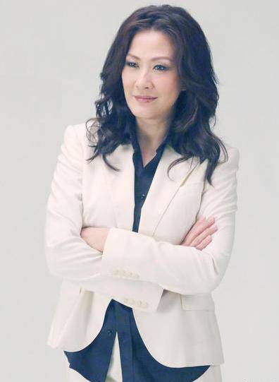 原创前tvb当家花旦陈慧珊罕露面油光满面身材发福两度复出后再沉寂