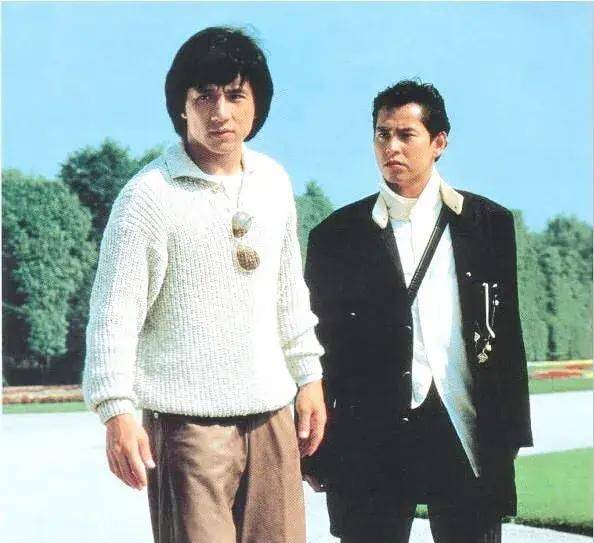 原创第一次剪短发险些丧命干爹立下两条规矩成龙一生不剪短发