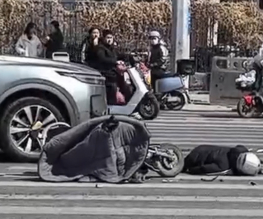 在保定一日听闻三起车祸惨状各不相同感觉心口都痛