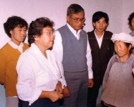 原创放弃高薪远离家人只为回国奉献终身未婚她98岁仍在工作