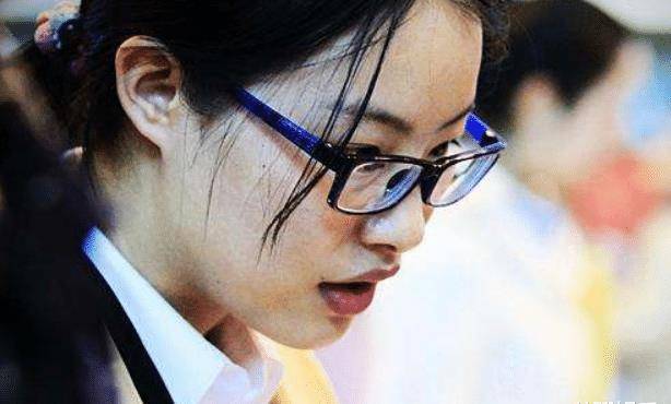 结语同是1983年出生的杨佩婷就不像她发展的这么顺利,在她出道以来