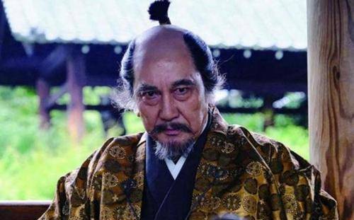 他成为将军后,不但打破祖宗禁令,还在晚上格外卖力_烟草_德川家重