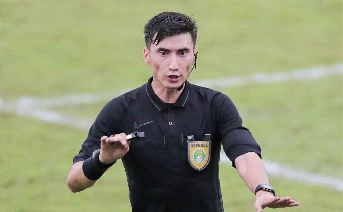 原创2个裁判组接受考验中国足协首次裁判评议释放几多信号